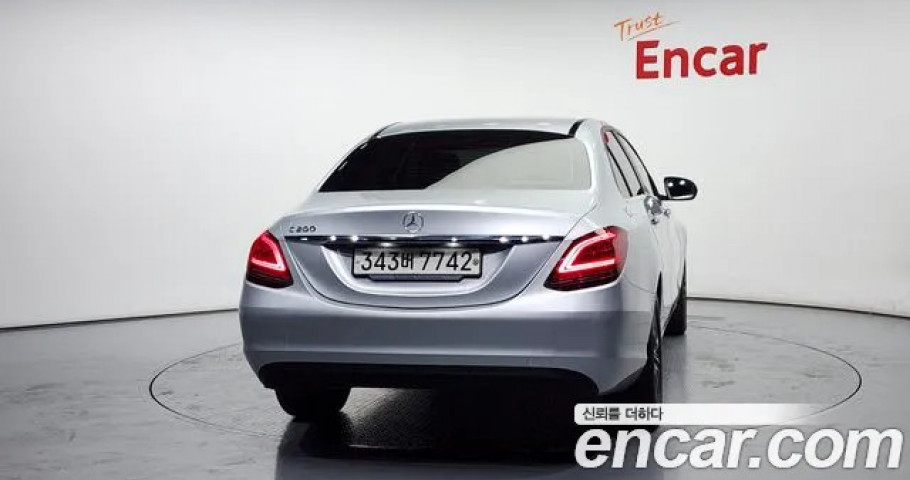 Mercedes-Benz C-Class 