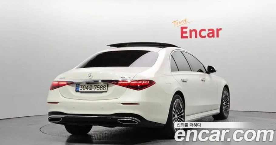 Mercedes-Benz S-Class 