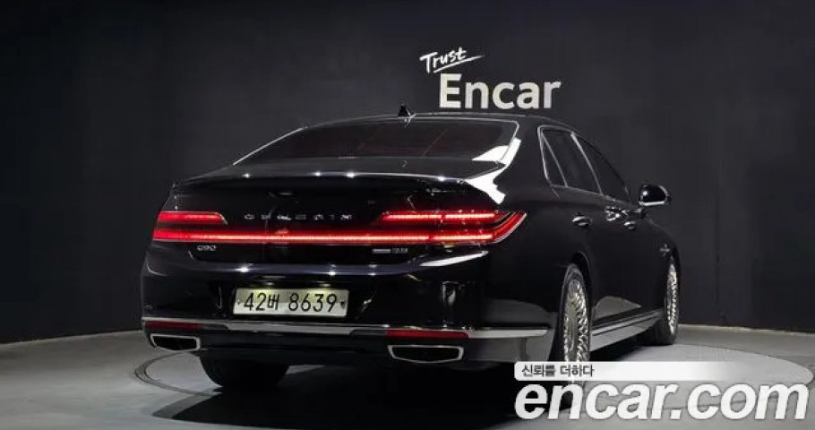 Genesis G90 