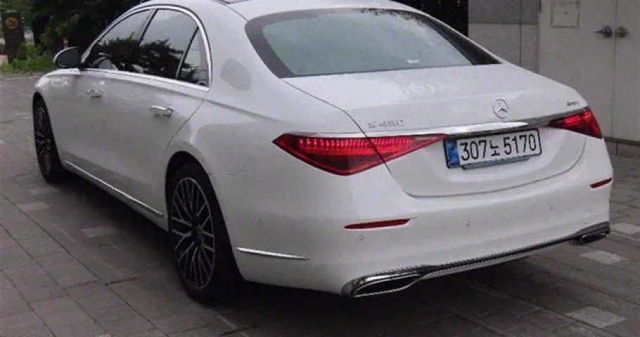 Mercedes-Benz S-Class 