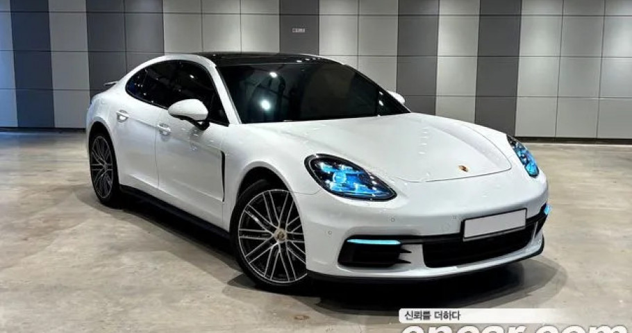 Porsche Panamera 