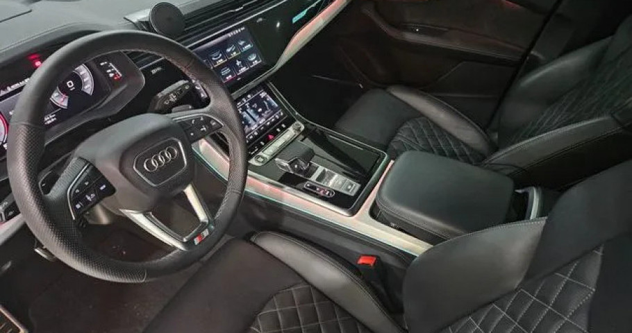 Audi Q7 