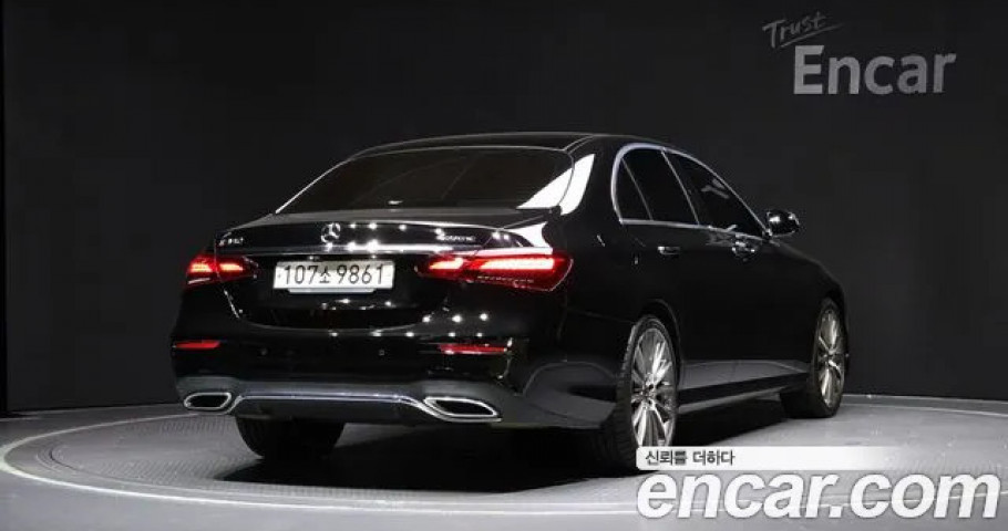 Mercedes-Benz E-Class 