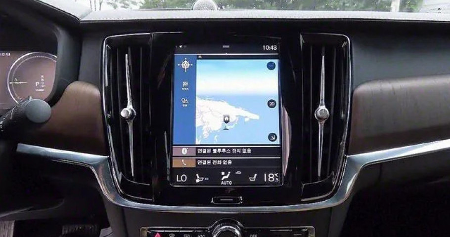 Volvo S90 