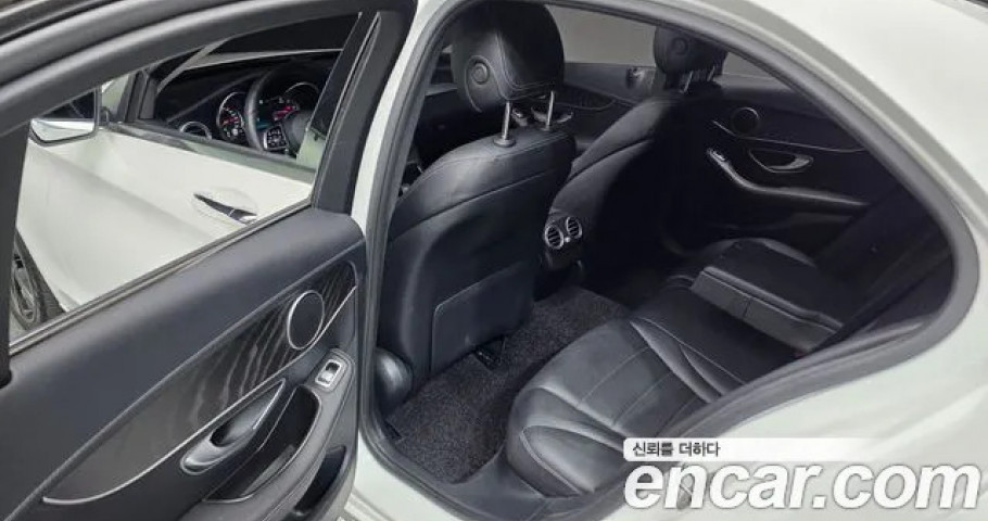 Mercedes-Benz C-Class 