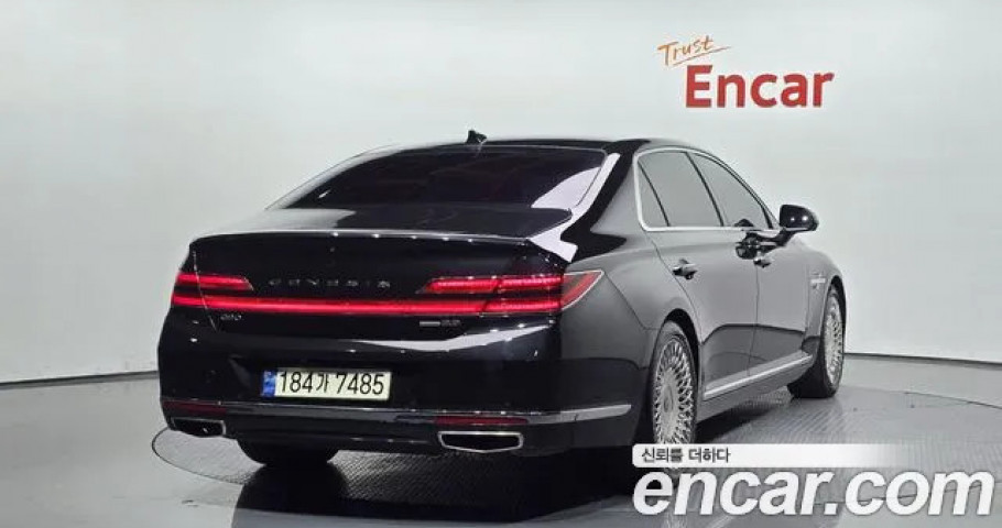 Genesis G90 