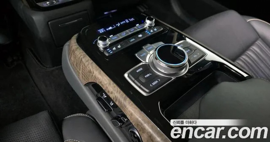 Genesis G90 