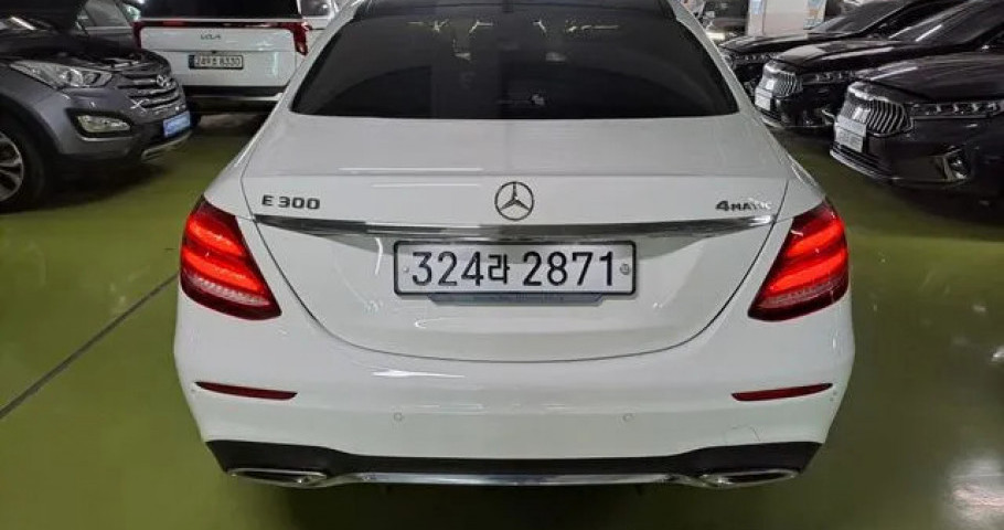 Mercedes-Benz E-Class 
