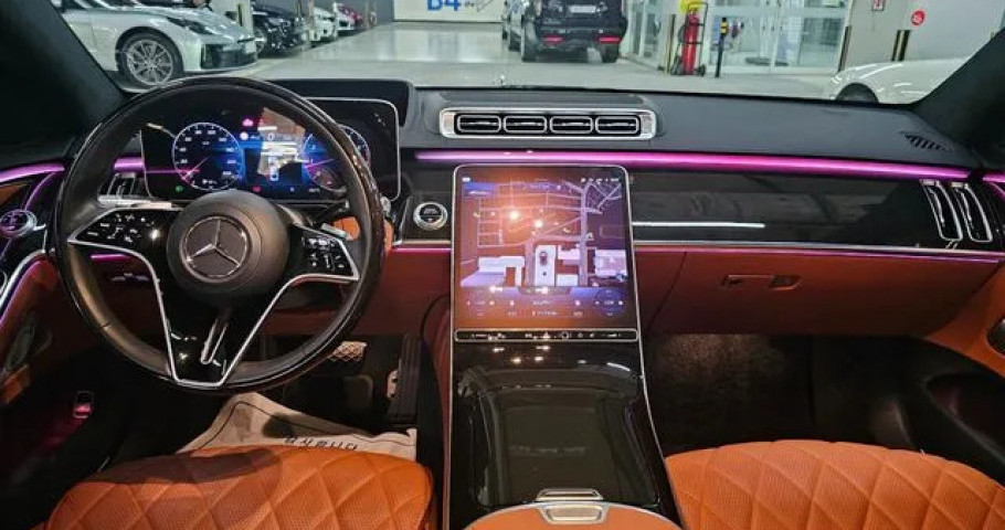 Mercedes-Benz S-Class 