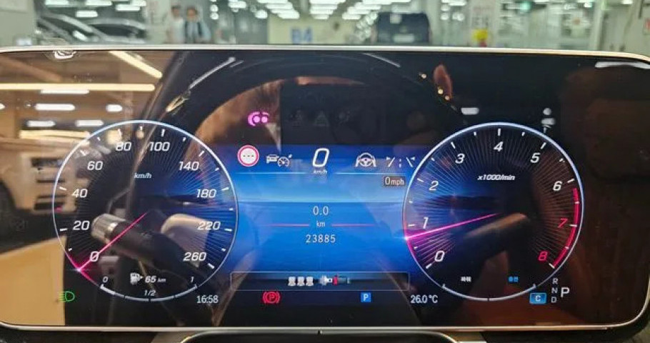 Mercedes-Benz S-Class 