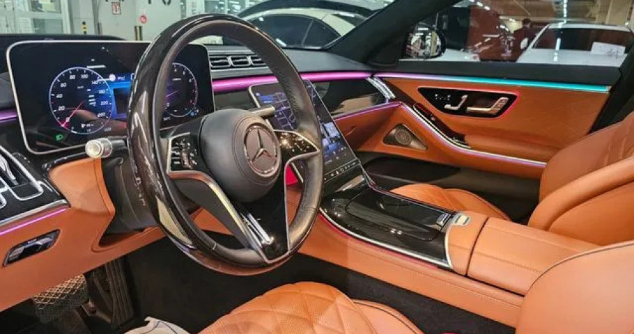 Mercedes-Benz S-Class 