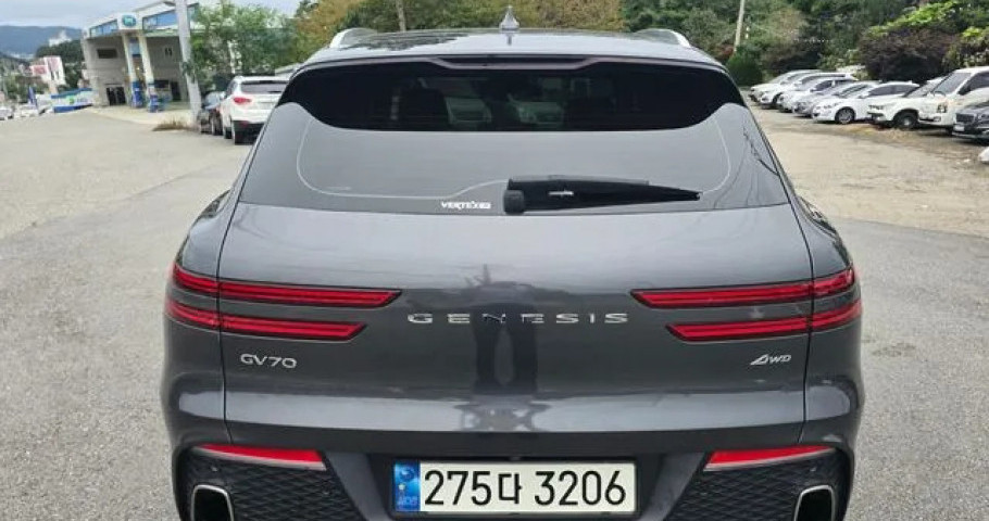 Genesis Gv70 