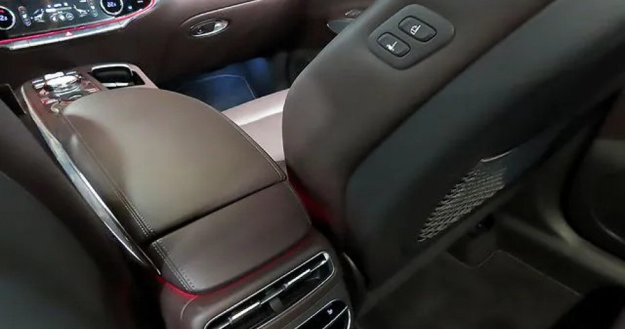 Genesis Gv70 