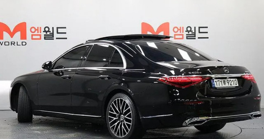 Mercedes-Benz S-Class 
