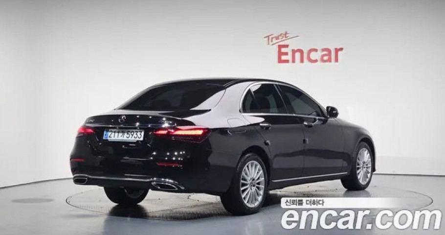 Mercedes-Benz E-Class 