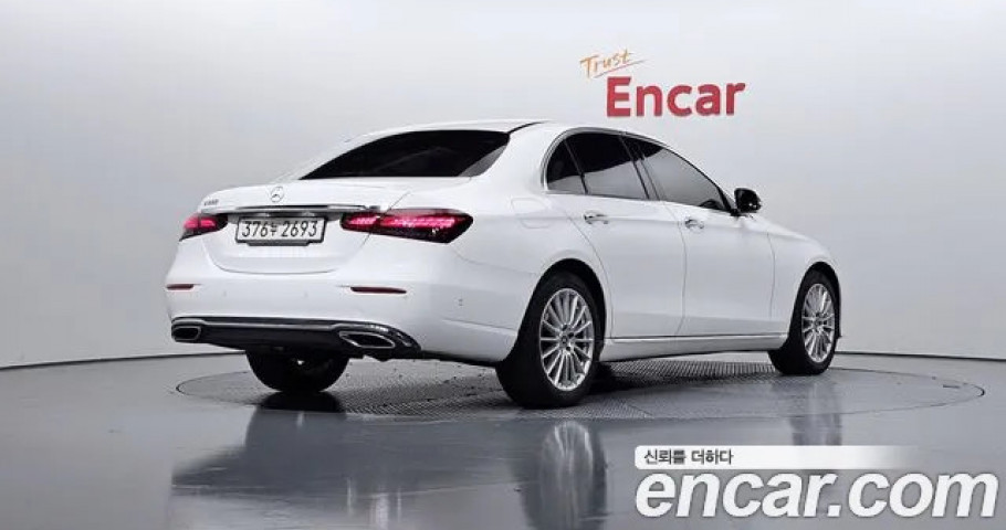 Mercedes-Benz E-Class 
