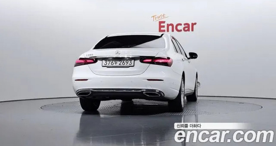 Mercedes-Benz E-Class 