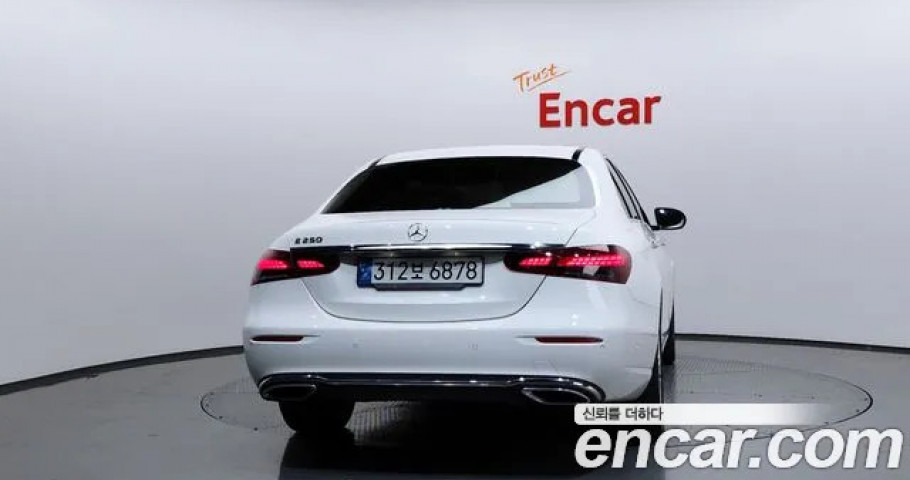 Mercedes-Benz E-Class 