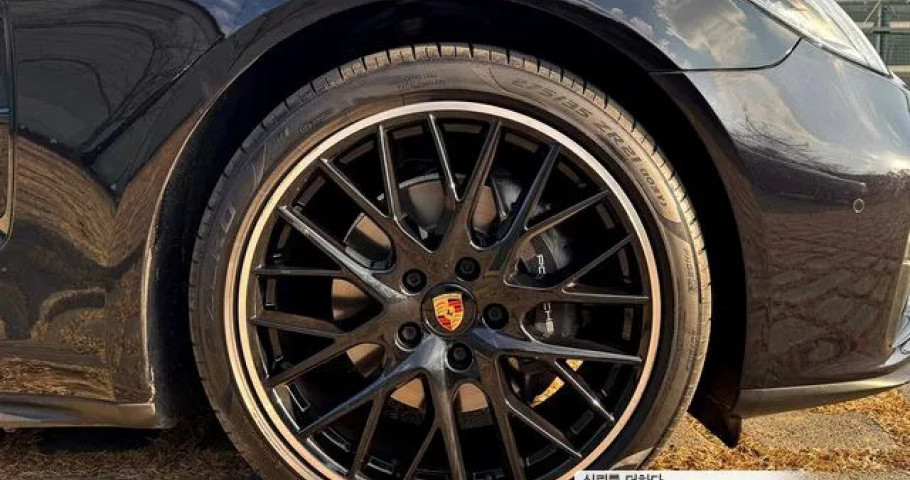 Porsche Panamera 