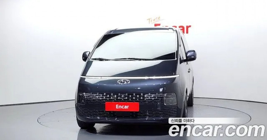 Hyundai Staria 