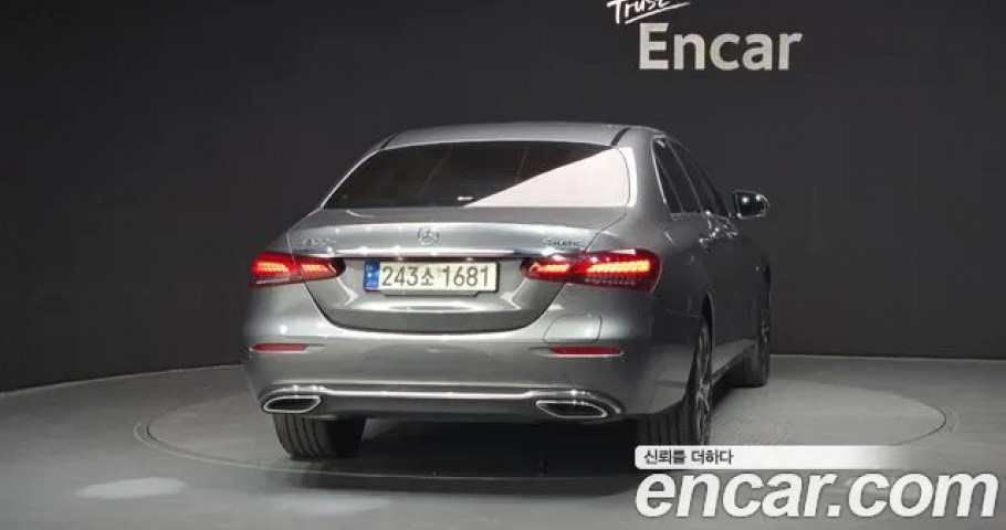 Mercedes-Benz E-Class 