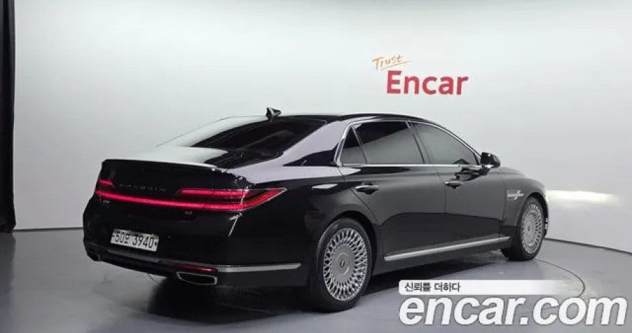 Genesis G90 