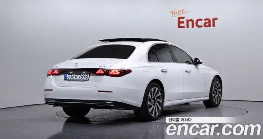 Mercedes-Benz E-Class 