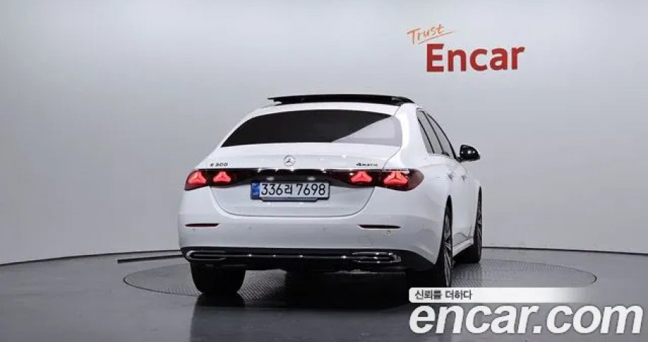 Mercedes-Benz E-Class 