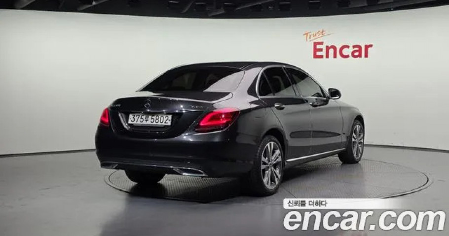 Mercedes-Benz C-Class 