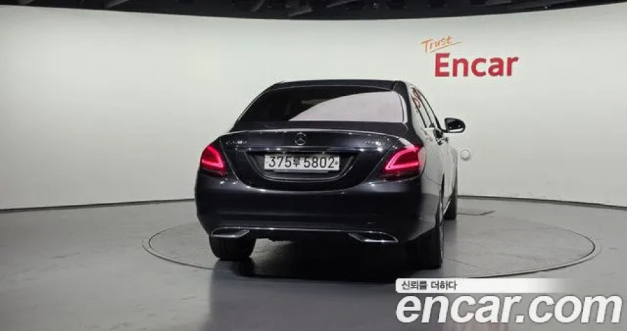Mercedes-Benz C-Class 