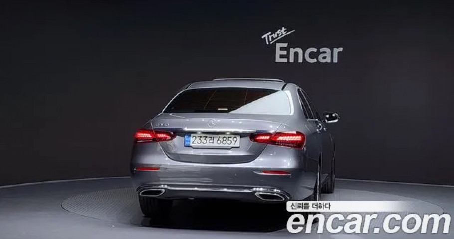 Mercedes-Benz E-Class 
