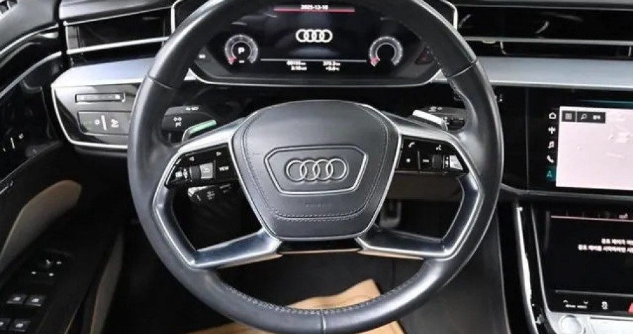 Audi A8 