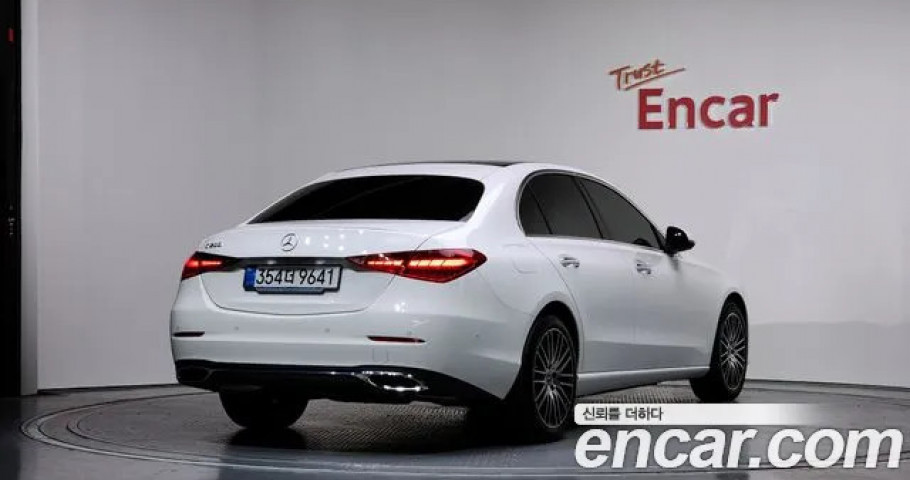 Mercedes-Benz C-Class 