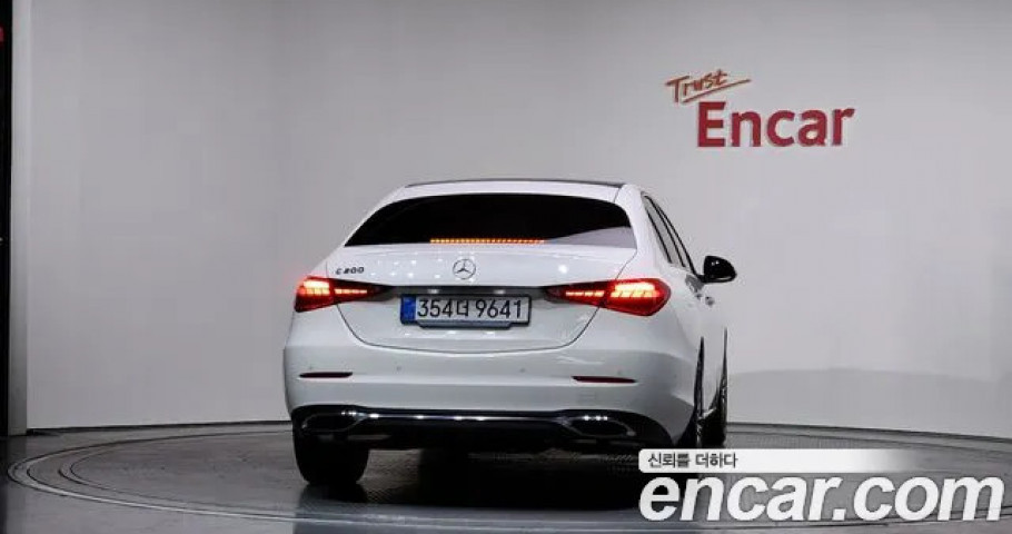 Mercedes-Benz C-Class 