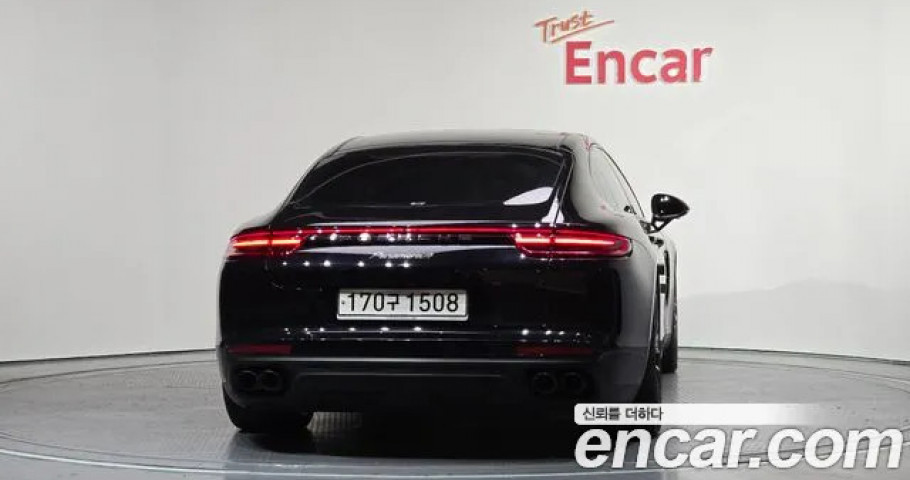 Porsche Panamera 