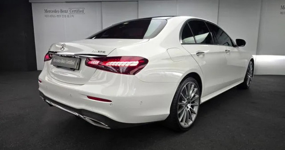 Mercedes-Benz E-Class 