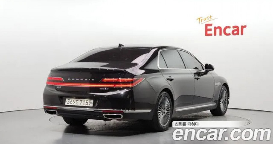 Genesis G90 