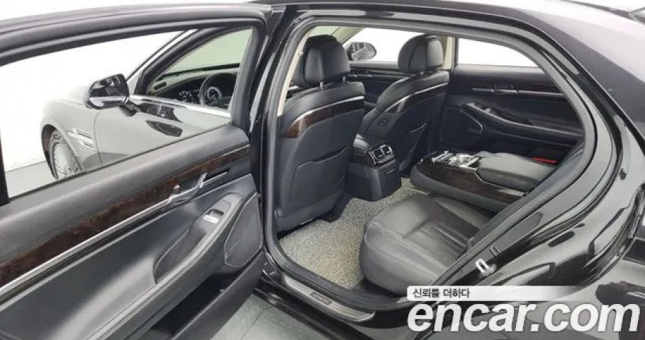 Genesis G90 