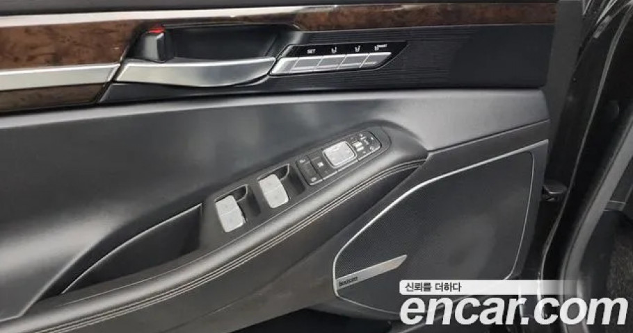 Genesis G90 