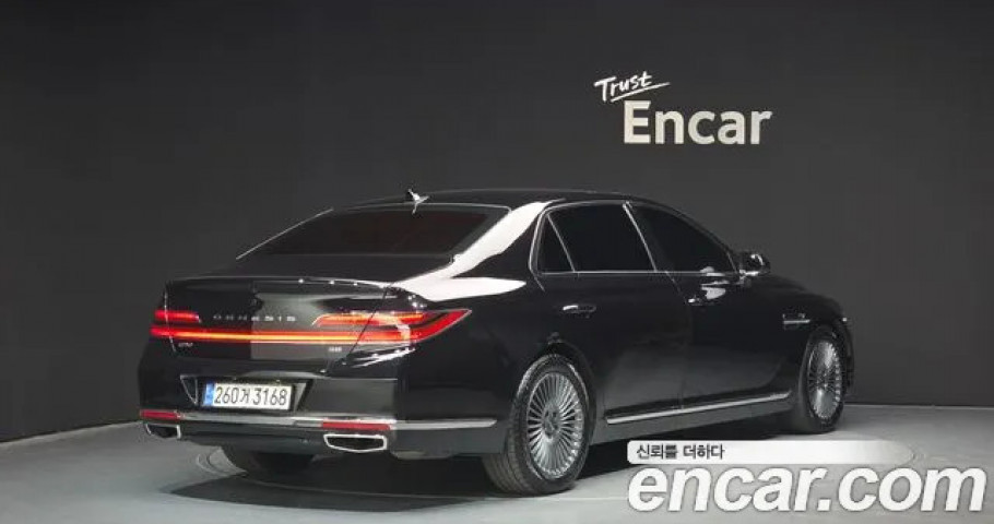 Genesis G90 