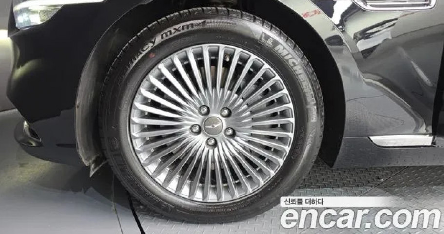 Genesis G90 
