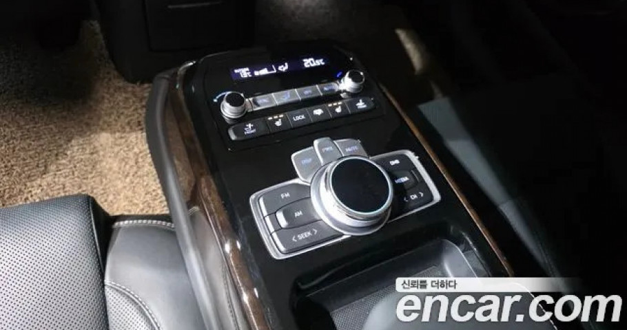 Genesis G90 