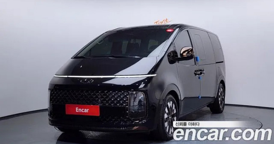 Hyundai Staria 