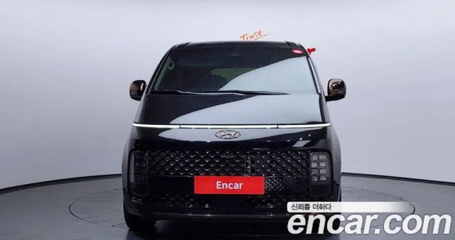Hyundai Staria 
