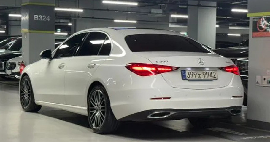 Mercedes-Benz C-Class 