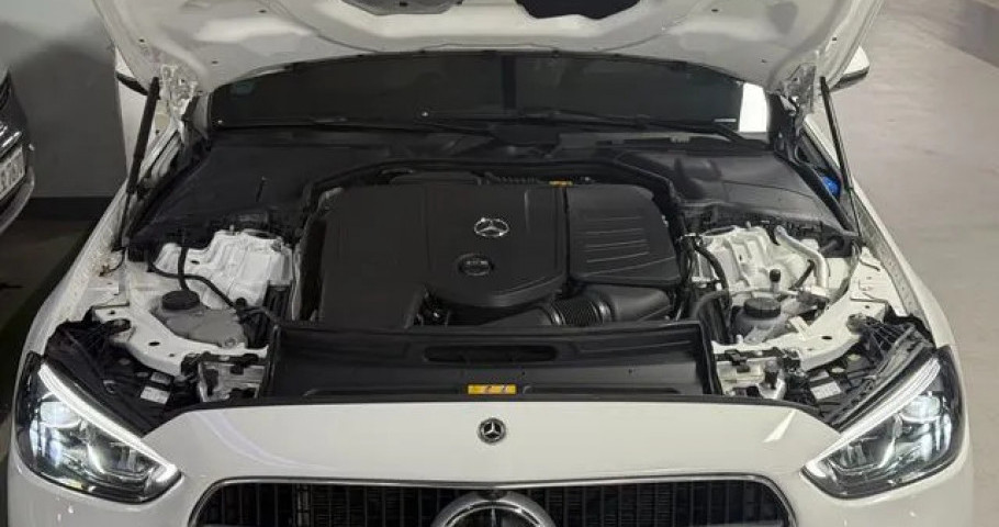 Mercedes-Benz C-Class 