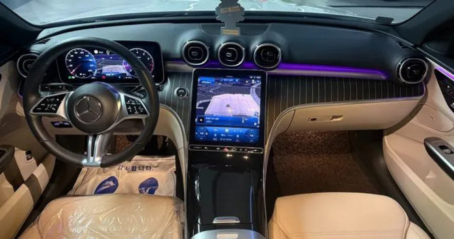 Mercedes-Benz C-Class 