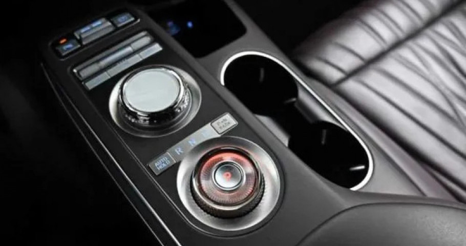 Genesis Gv70 