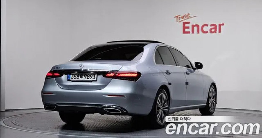 Mercedes-Benz E-Class 