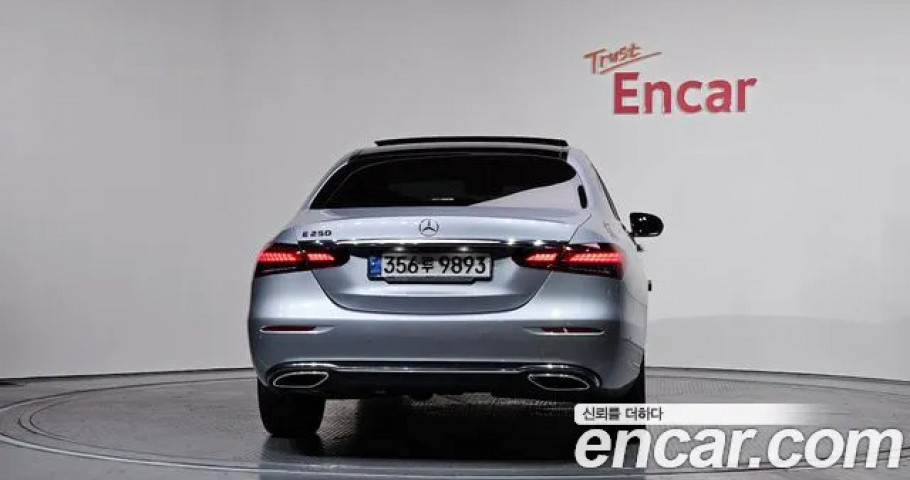 Mercedes-Benz E-Class 